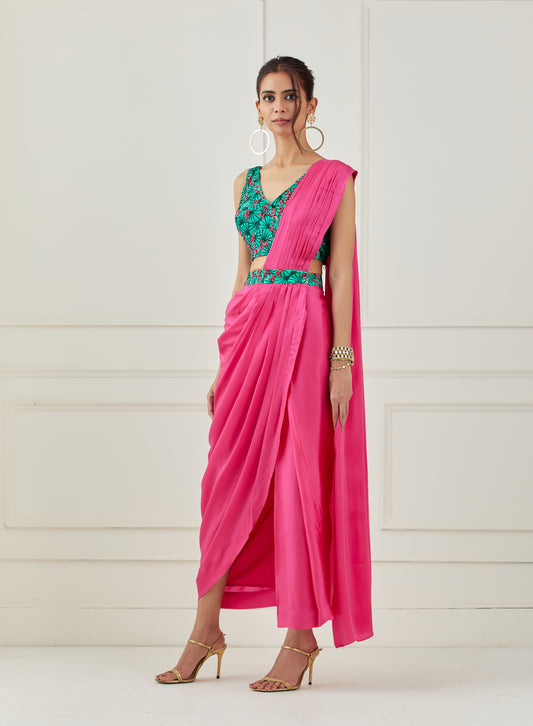 Fuchsia draped saree (Sleeveless blouse)