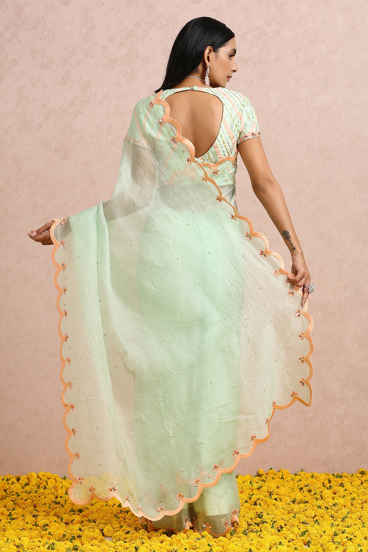 Buy Women Mint Green Thread Embroidered Saree Set With Contrast Blouse -  Feed Luxe Saree - Indya